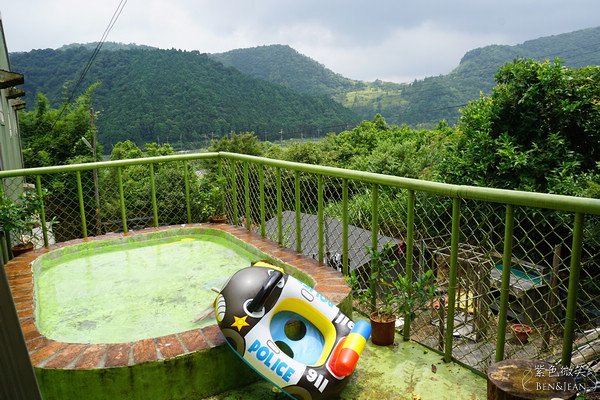 宜蘭員山雙連埤秘境!彩燕在地美食必吃紅麴白斬雞、獨特蓴菜料理。
