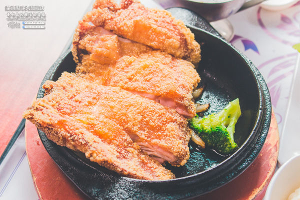 茶自點複合式餐飲斗六旗艦店【雲林美食】|雲林斗六用餐聚會首選場地;來這COSPLAY讓你一秒變格格,瞬間當皇帝。