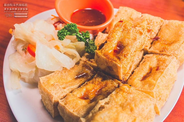 茶自點複合式餐飲斗六旗艦店【雲林美食】|雲林斗六用餐聚會首選場地;來這COSPLAY讓你一秒變格格,瞬間當皇帝。