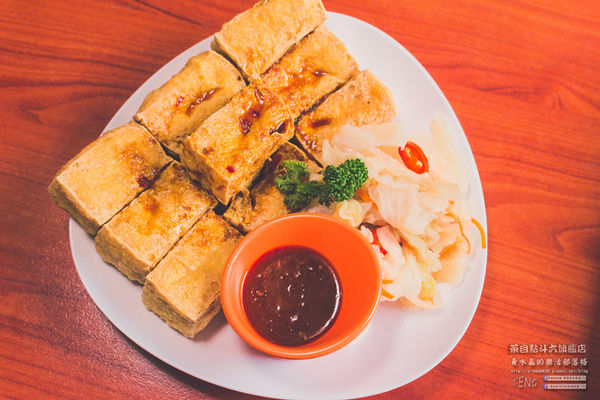 茶自點複合式餐飲斗六旗艦店【雲林美食】|雲林斗六用餐聚會首選場地;來這COSPLAY讓你一秒變格格,瞬間當皇帝。