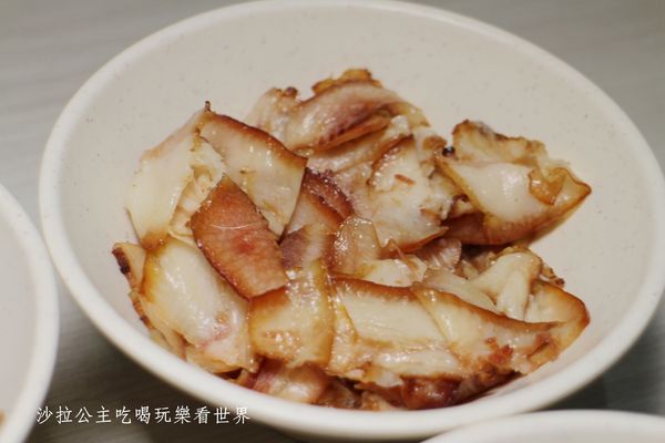 18度c麻醬涼麵:板橋涼麵瘋一碗只要30元/洋蔥、味噌湯免費續加『18度C 現做麻醬涼麵-總店』捷運亞東醫院站/亞東技術學院商圈