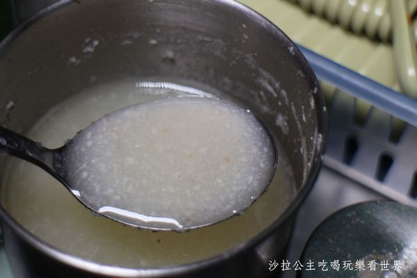 18度c麻醬涼麵:板橋涼麵瘋一碗只要30元/洋蔥、味噌湯免費續加『18度C 現做麻醬涼麵-總店』捷運亞東醫院站/亞東技術學院商圈