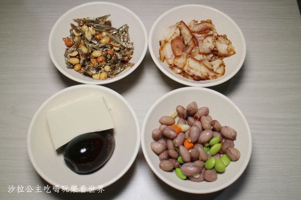 18度c麻醬涼麵:板橋涼麵瘋一碗只要30元/洋蔥、味噌湯免費續加『18度C 現做麻醬涼麵-總店』捷運亞東醫院站/亞東技術學院商圈