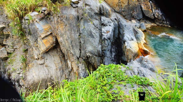 【南投。仁愛】精英瀑布。攔沙壩。野溪溫泉。精英溫泉。塔羅灣溪