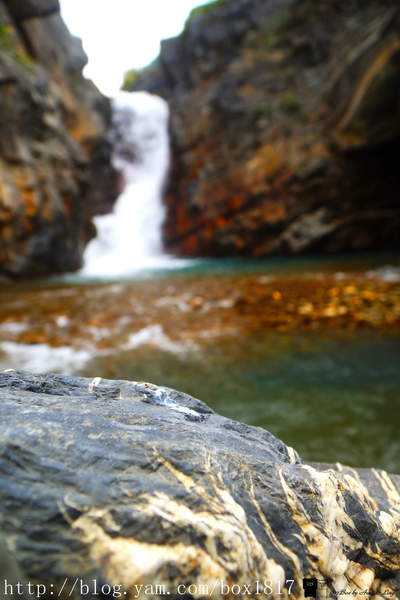 【南投。仁愛】精英瀑布。攔沙壩。野溪溫泉。精英溫泉。塔羅灣溪