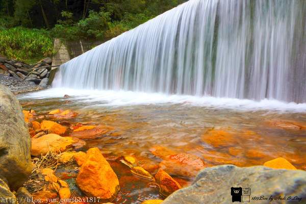 【南投。仁愛】精英瀑布。攔沙壩。野溪溫泉。精英溫泉。塔羅灣溪