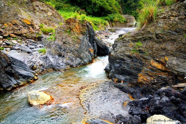 【南投。仁愛】精英瀑布。攔沙壩。野溪溫泉。精英溫泉。塔羅灣溪