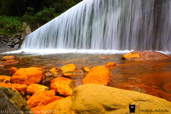 【南投。仁愛】精英瀑布。攔沙壩。野溪溫泉。精英溫泉。塔羅灣溪