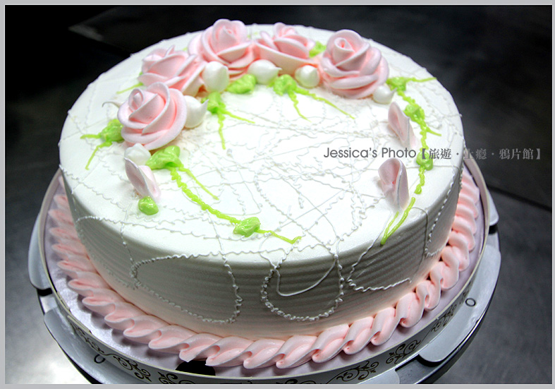 臺中中區●金陵蛋糕●台中第一家鮮奶油蛋糕店/招牌芋頭布丁蛋糕/杏仁片/杏仁鳳梨酥/女兒餅