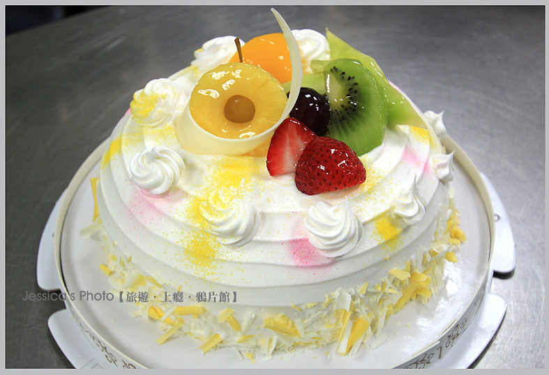 臺中中區●金陵蛋糕●台中第一家鮮奶油蛋糕店/招牌芋頭布丁蛋糕/杏仁片/杏仁鳳梨酥/女兒餅