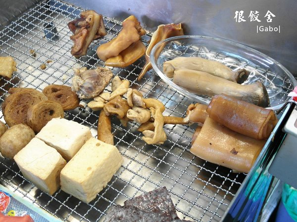 很餃舍麵食館:【台南||東區】真的是狠角色的『很餃舍』,潮大粒!潮飽滿!的好吃水餃在這裡! 很餃舍麵食館:【台南||東區】真的是狠角色的『很餃舍』,潮大粒!潮飽滿!的好吃水餃在這裡!