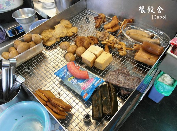 很餃舍麵食館:【台南||東區】真的是狠角色的『很餃舍』,潮大粒!潮飽滿!的好吃水餃在這裡! 很餃舍麵食館:【台南||東區】真的是狠角色的『很餃舍』,潮大粒!潮飽滿!的好吃水餃在這裡!