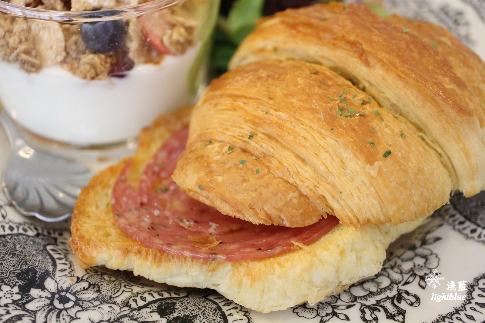 [ 板橋美食 ] 淺藍 × merci creme～老屋甜點，午後的布丁、抹茶小富士與美味可頌