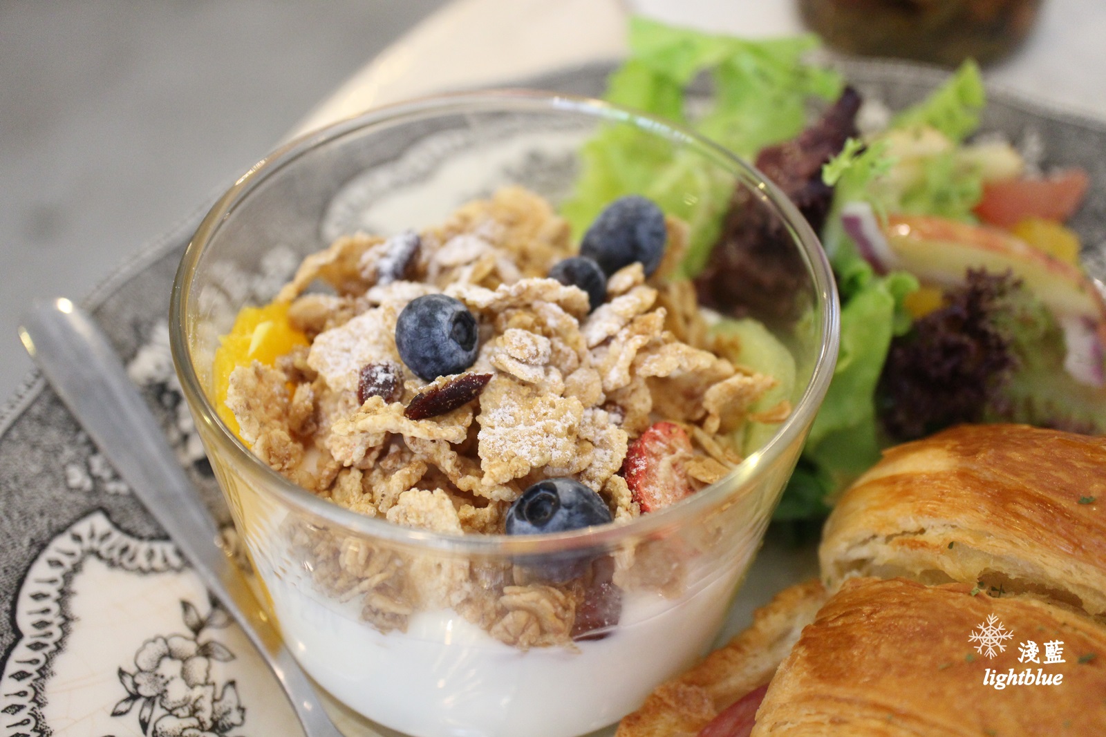 [ 板橋美食 ] 淺藍 × merci creme～老屋甜點，午後的布丁、抹茶小富士與美味可頌