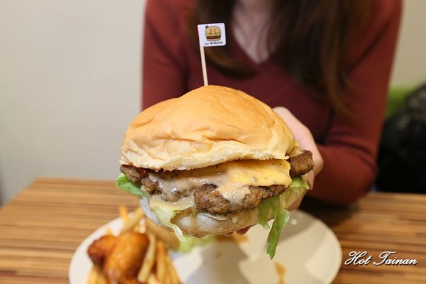 美式餐廳AJ Burger：【台南美食】小清新風格美式漢堡店！大份量親民價格：AJ Burger美式餐廳