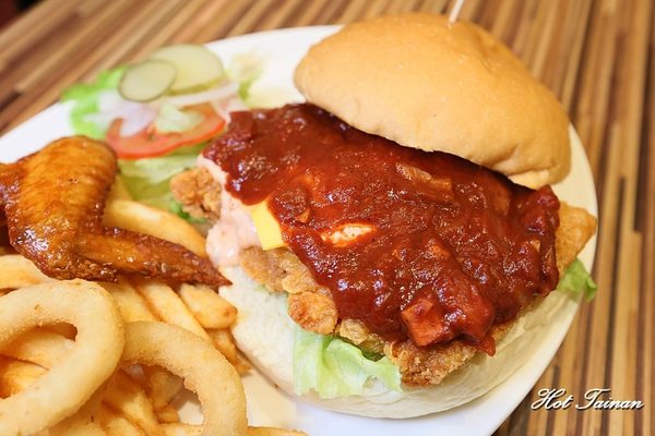 美式餐廳AJ Burger：【台南美食】小清新風格美式漢堡店！大份量親民價格：AJ Burger美式餐廳