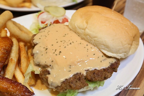 美式餐廳AJ Burger：【台南美食】小清新風格美式漢堡店！大份量親民價格：AJ Burger美式餐廳