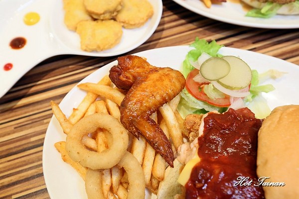 美式餐廳AJ Burger：【台南美食】小清新風格美式漢堡店！大份量親民價格：AJ Burger美式餐廳