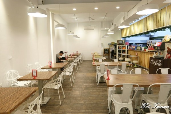 美式餐廳AJ Burger：【台南美食】小清新風格美式漢堡店！大份量親民價格：AJ Burger美式餐廳