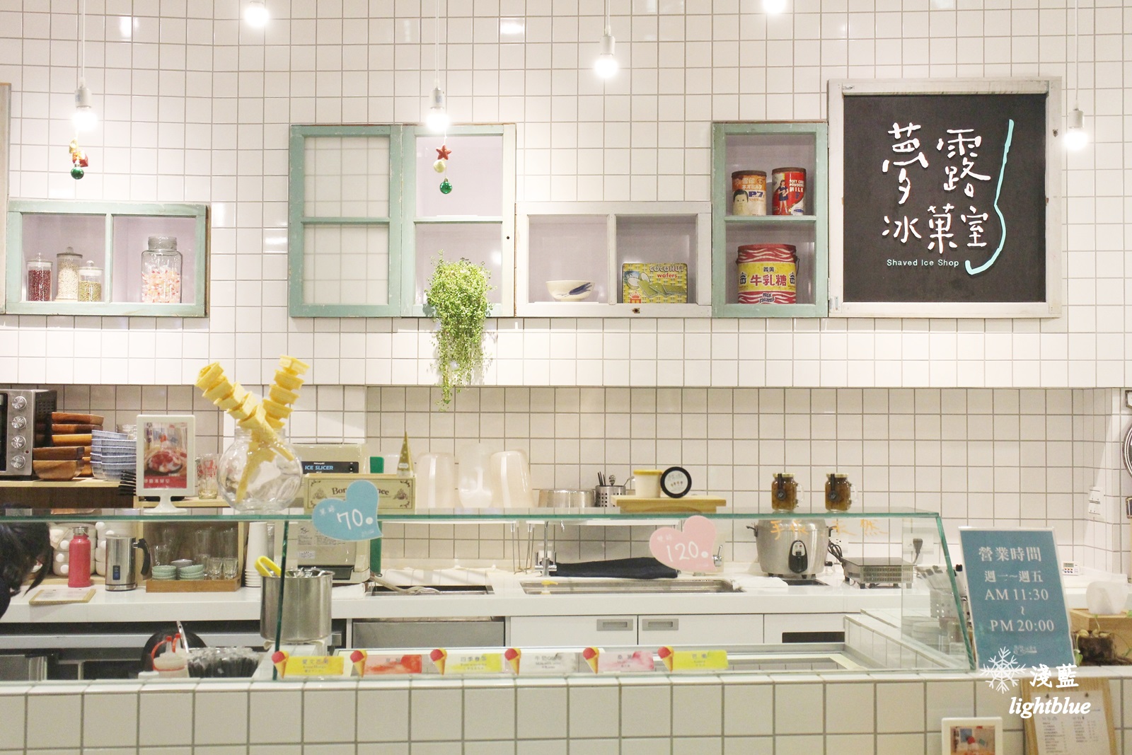 嘉義景點：淺藍 × 承億小鎮慢讀～文青書店還有好多生活文創選物與滿滿乾燥花，好拍又好逛