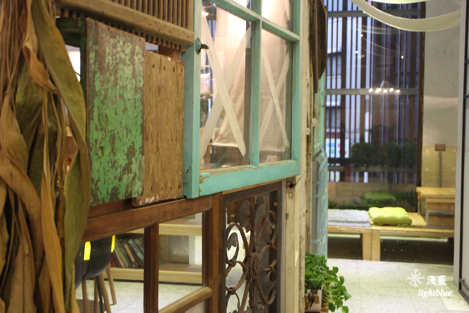 嘉義景點：淺藍 × 承億小鎮慢讀～文青書店還有好多生活文創選物與滿滿乾燥花，好拍又好逛