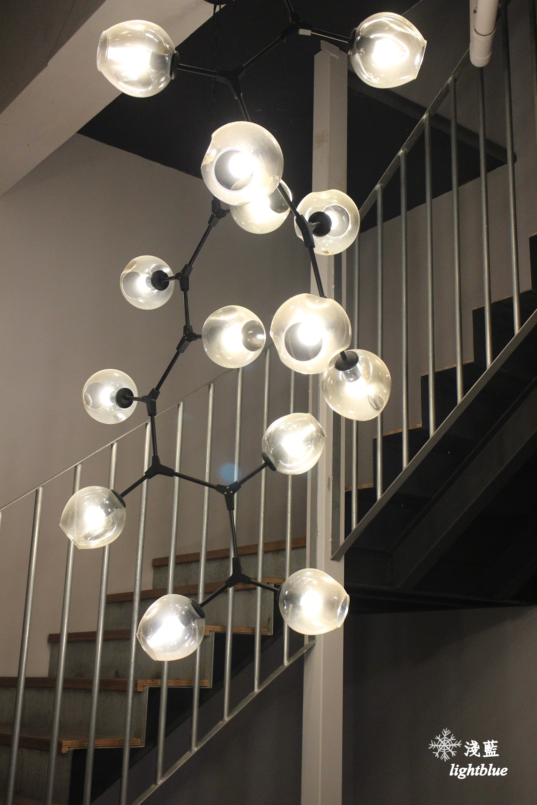 嘉義景點：淺藍 × 承億小鎮慢讀～文青書店還有好多生活文創選物與滿滿乾燥花，好拍又好逛