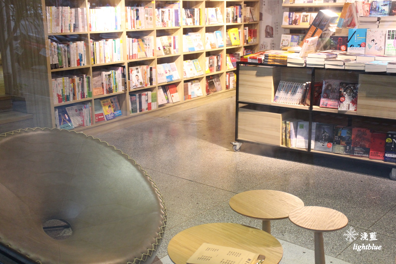 嘉義景點：淺藍 × 承億小鎮慢讀～文青書店還有好多生活文創選物與滿滿乾燥花，好拍又好逛