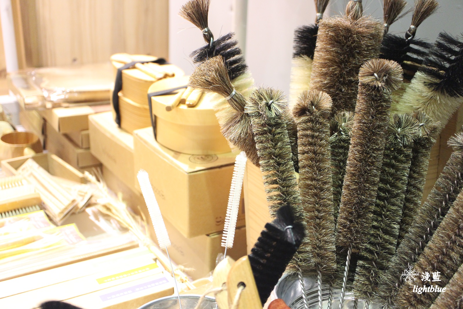 嘉義景點：淺藍 × 承億小鎮慢讀～文青書店還有好多生活文創選物與滿滿乾燥花，好拍又好逛