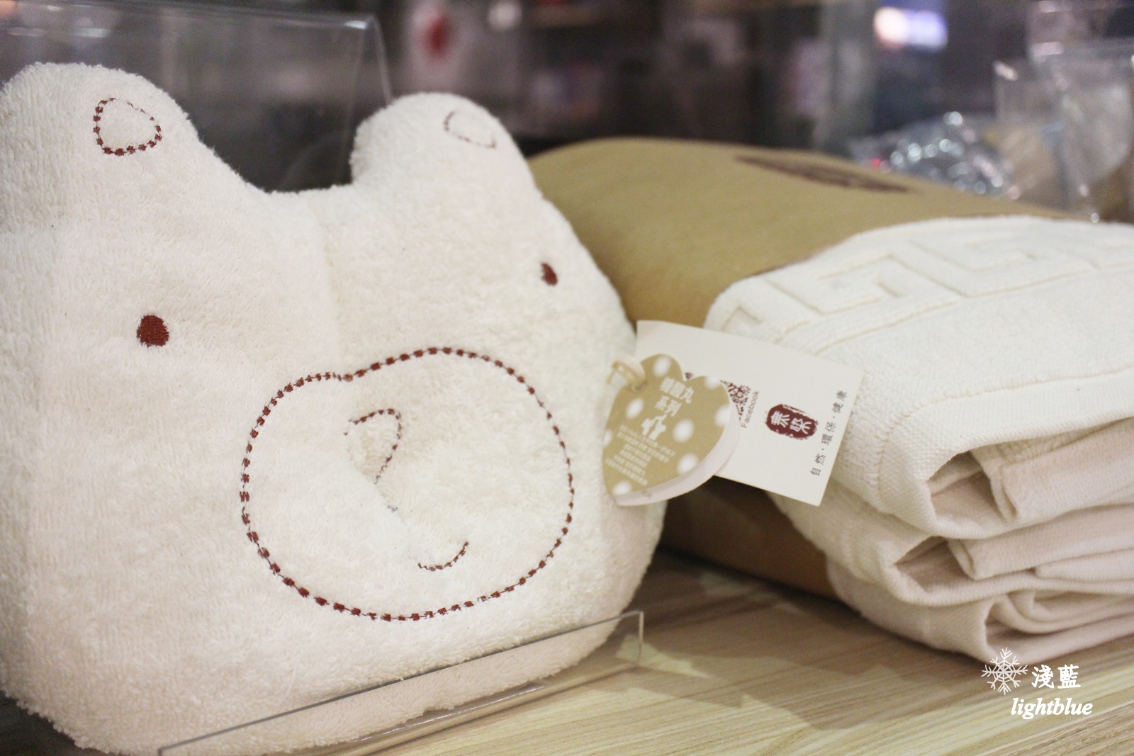 嘉義景點：淺藍 × 承億小鎮慢讀～文青書店還有好多生活文創選物與滿滿乾燥花，好拍又好逛