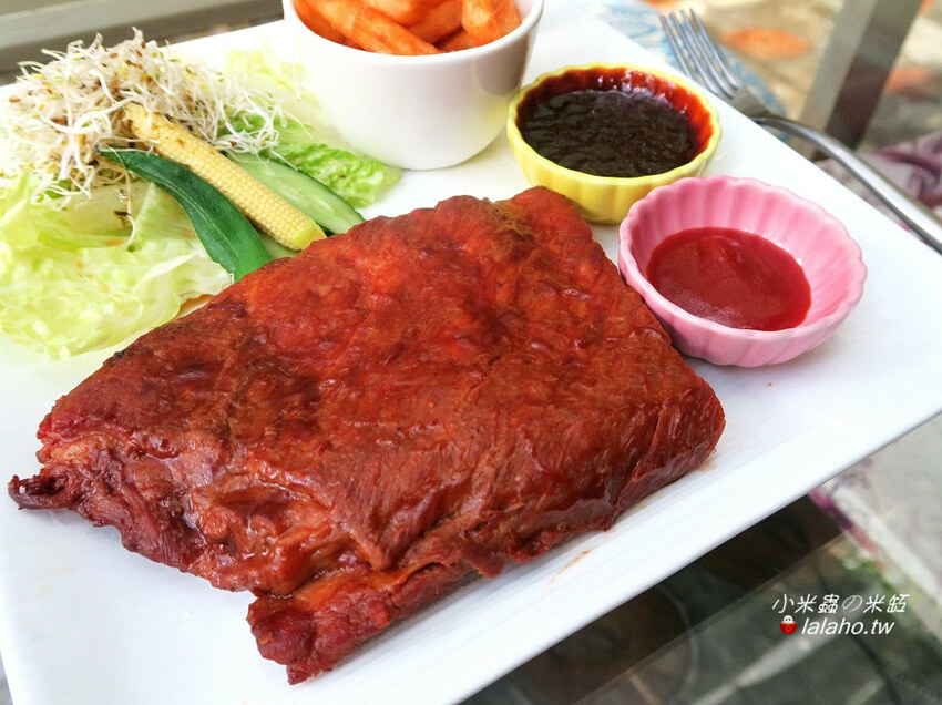 D.G Café 藏在迪化街裡的花園咖啡廳，美得像仙境!!