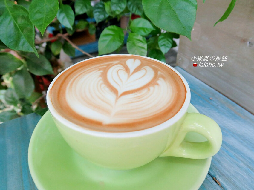 D.G Café 藏在迪化街裡的花園咖啡廳，美得像仙境!!