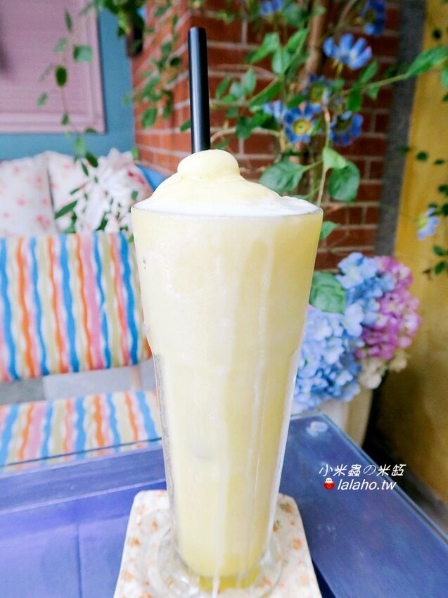 D.G Café 藏在迪化街裡的花園咖啡廳，美得像仙境!!