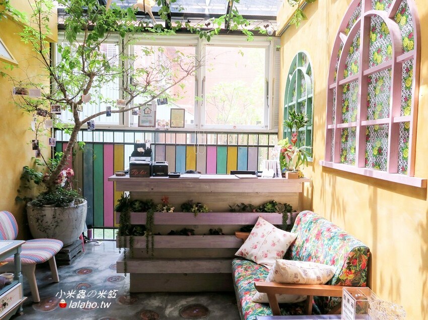 D.G Café 藏在迪化街裡的花園咖啡廳，美得像仙境!!