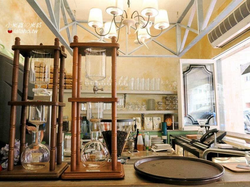 D.G Café 藏在迪化街裡的花園咖啡廳，美得像仙境!!