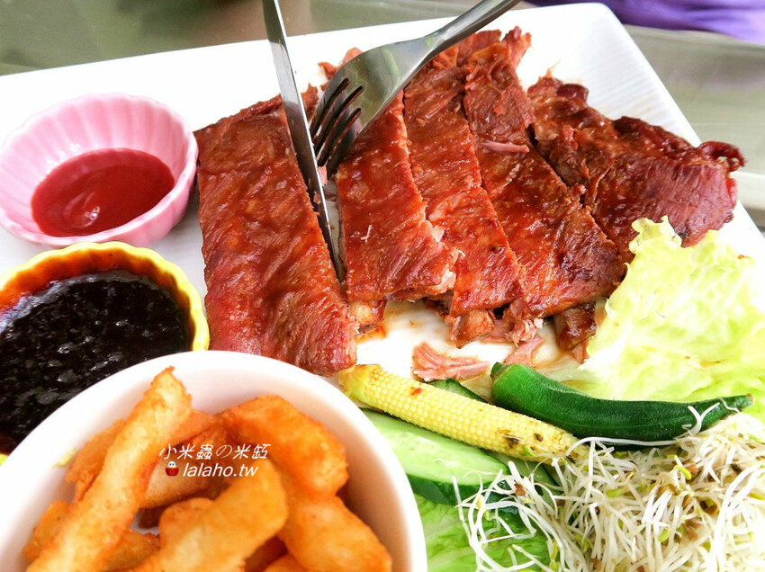 D.G Café 藏在迪化街裡的花園咖啡廳，美得像仙境!!