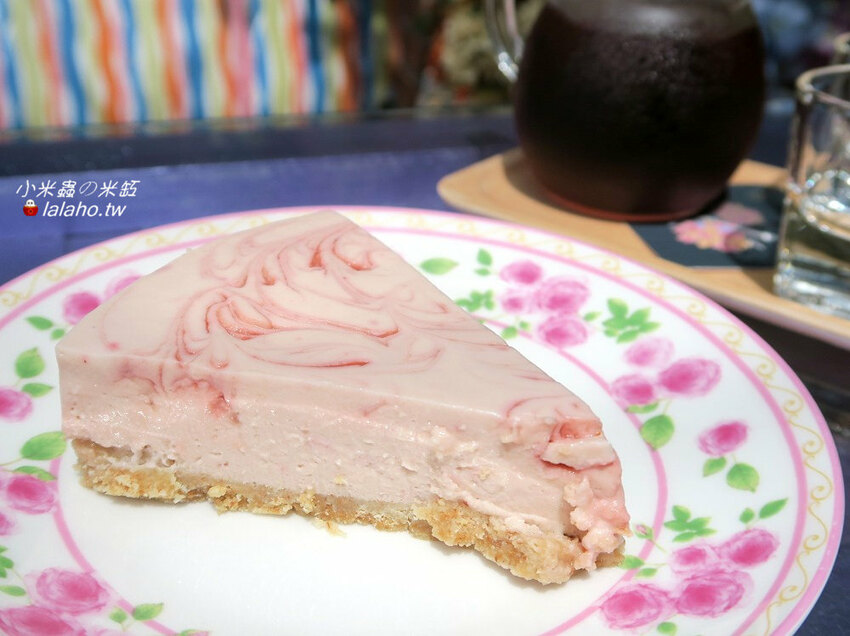 D.G Café 藏在迪化街裡的花園咖啡廳，美得像仙境!!