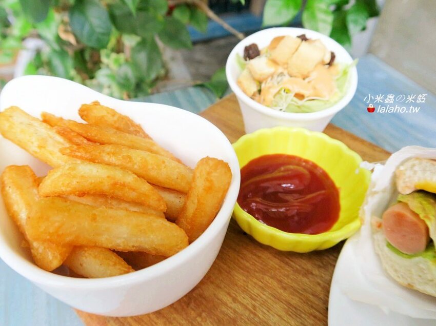 D.G Café 藏在迪化街裡的花園咖啡廳，美得像仙境!!