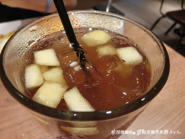 【新北土城早午餐】《豐滿延吉店》百元上下巷弄美食。咖啡下午茶、鮭魚明太子沙拉、鹽烤豬五花拖鞋堡、騎士拼盤、綜合起司炒蛋鮮奶吐司