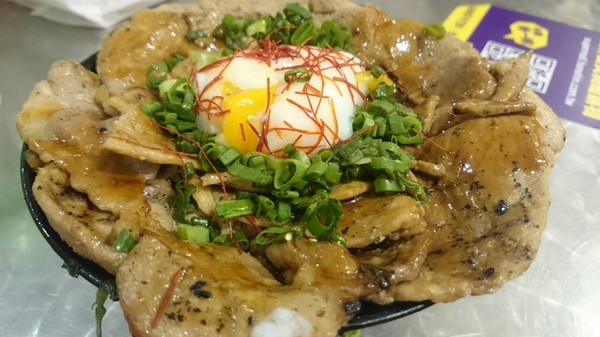 牛角次男坊 Gyu-kaku JinanBou：高雄漢神巨蛋~來自日本的燒肉丼~牛角次男坊