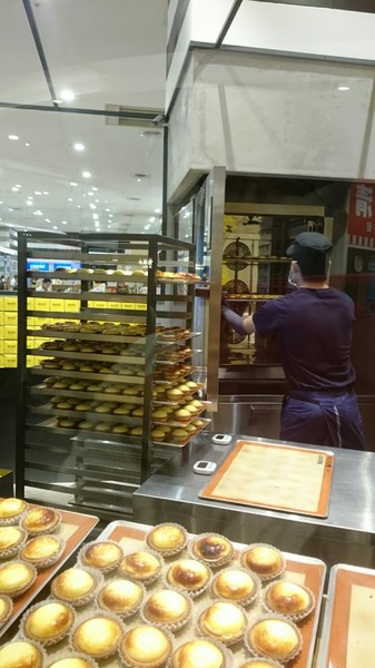 Bake Cheese Tart(漢神巨蛋店)：高雄漢神巨蛋~跟著潮流排隊去~Bake Cheese Tart 起司塔~