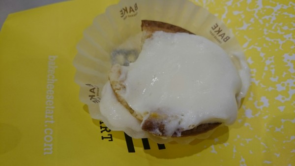 Bake Cheese Tart(漢神巨蛋店)：高雄漢神巨蛋~跟著潮流排隊去~Bake Cheese Tart 起司塔~