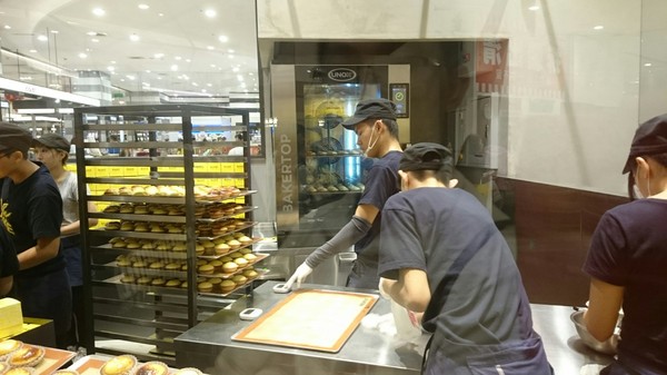 Bake Cheese Tart(漢神巨蛋店)：高雄漢神巨蛋~跟著潮流排隊去~Bake Cheese Tart 起司塔~