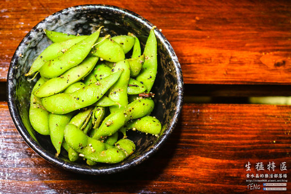生猛特區主題式啤酒屋|桃園市桃園區台式熱炒啤酒主題餐廳；適合三五好友休糾來扛拜。