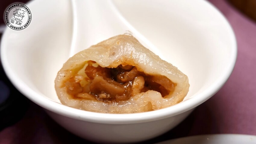 台北市大安區【 大巨蛋美食 】40年老字號港式飲茶google 四千多筆評論還保持4.0的高分．雅苑蝦餃皇、蘿蔔牛雜盅、芋絲炸