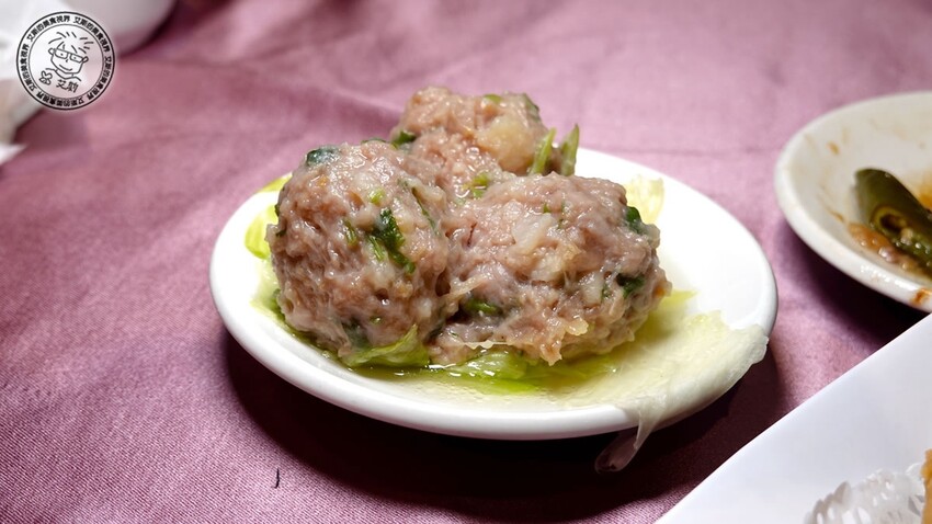 台北市大安區【 大巨蛋美食 】40年老字號港式飲茶google 四千多筆評論還保持4.0的高分．雅苑蝦餃皇、蘿蔔牛雜盅、芋絲炸