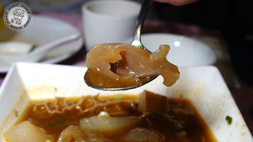 台北市大安區【 大巨蛋美食 】40年老字號港式飲茶google 四千多筆評論還保持4.0的高分．雅苑蝦餃皇、蘿蔔牛雜盅、芋絲炸