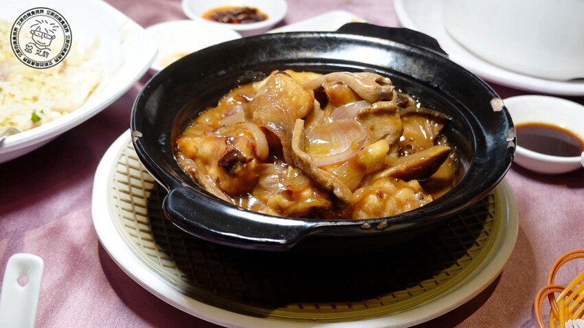 台北市大安區【 大巨蛋美食 】40年老字號港式飲茶google 四千多筆評論還保持4.0的高分．雅苑蝦餃皇、蘿蔔牛雜盅、芋絲炸