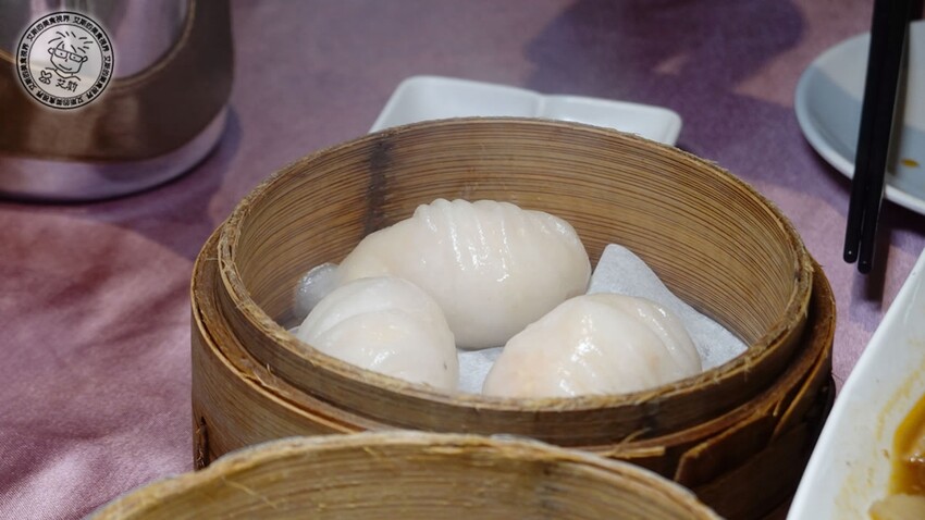 台北市大安區【 大巨蛋美食 】40年老字號港式飲茶google 四千多筆評論還保持4.0的高分．雅苑蝦餃皇、蘿蔔牛雜盅、芋絲炸