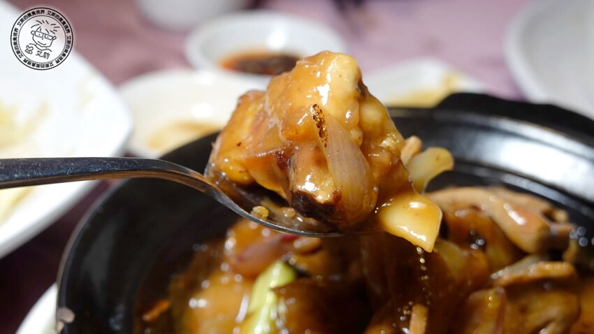 台北市大安區【 大巨蛋美食 】40年老字號港式飲茶google 四千多筆評論還保持4.0的高分．雅苑蝦餃皇、蘿蔔牛雜盅、芋絲炸