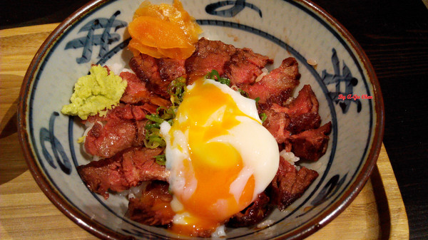 山代目酒藏:【臺南Ω中西區】山代目酒藏。來居酒屋就是要享用新鮮刺身、道地串烤和用料滿滿的丼飯呀! 山代目酒藏:【臺南Ω中西區】山代目酒藏。來居酒屋就是要享用新鮮刺身、道地串烤和用料滿滿的丼飯呀!